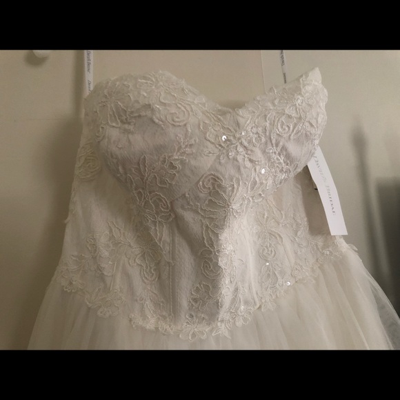 Wedding dress/Shoes/veil bundle - Picture 3 of 8